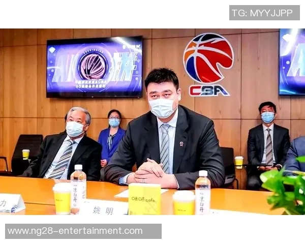 姚明的棉衣背后故事揭秘：从篮球巨星到时尚潮流的转变与影响