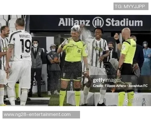 欧联杯国米与利物浦激战成平局绝杀瞬间引发争议判罚引爆全场气氛