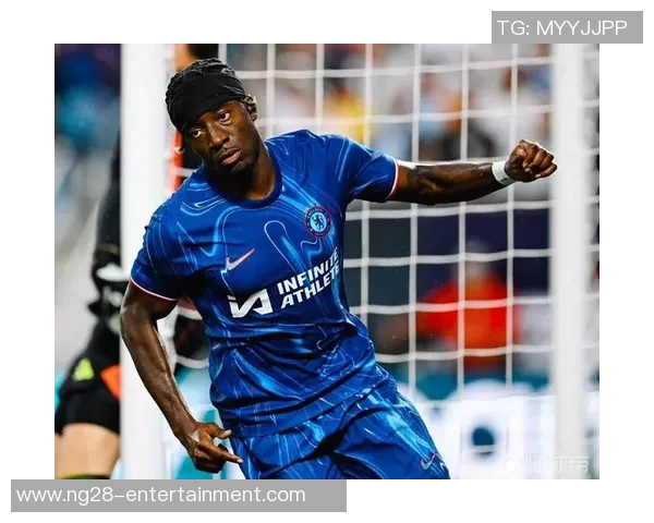 西甲激战：利物浦逆转曼联全场沸腾精彩瞬间回顾与分析