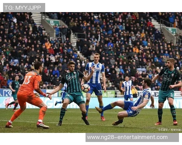 欧联杯激战：多特蒙德与那不勒斯战成平局全场沸腾的瞬间回顾